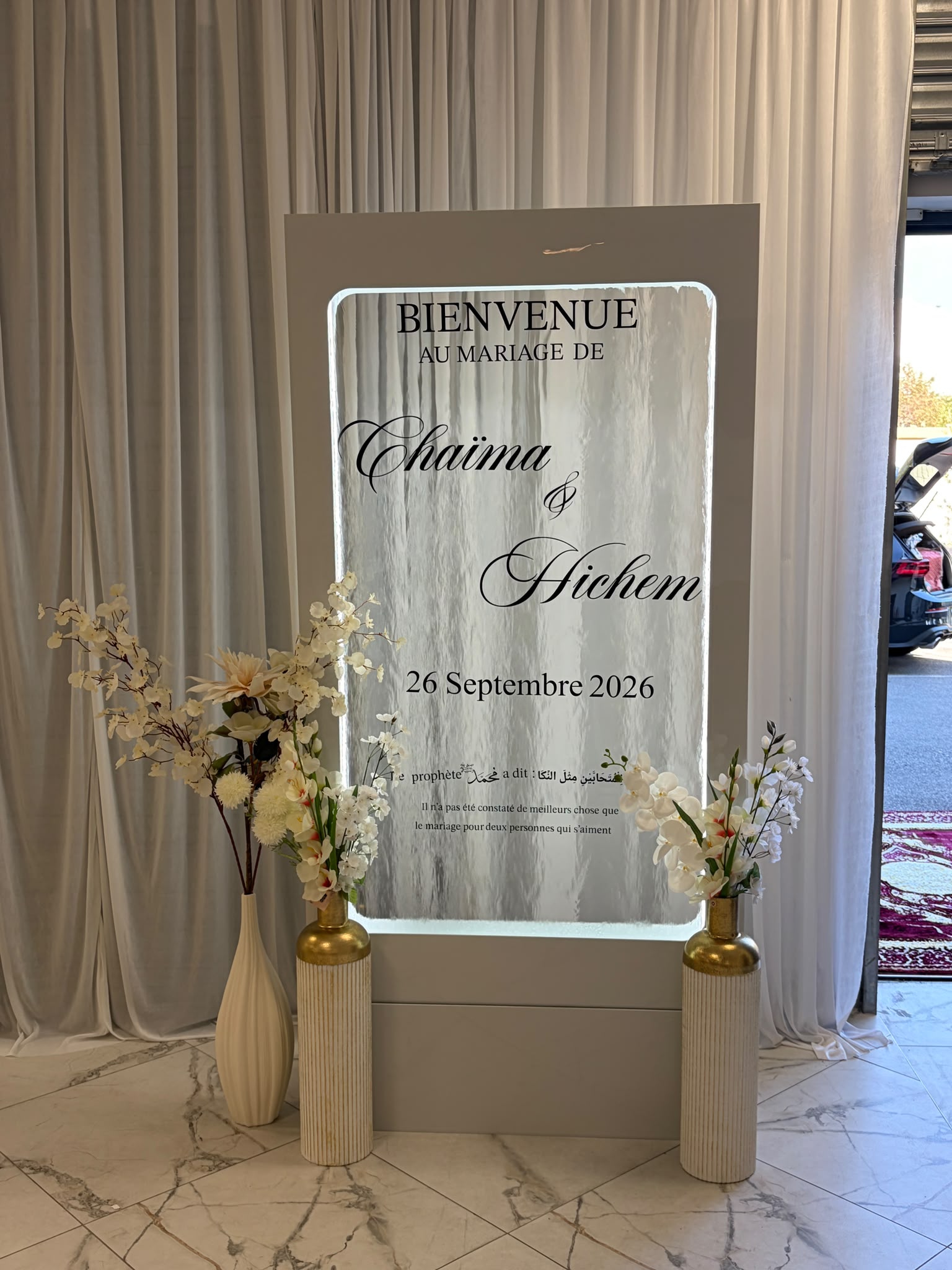 Fontaine décorative personnalisée avec typographie pour mariage